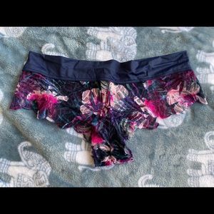 VS PINK SMALL Extra low rise cheekster floral